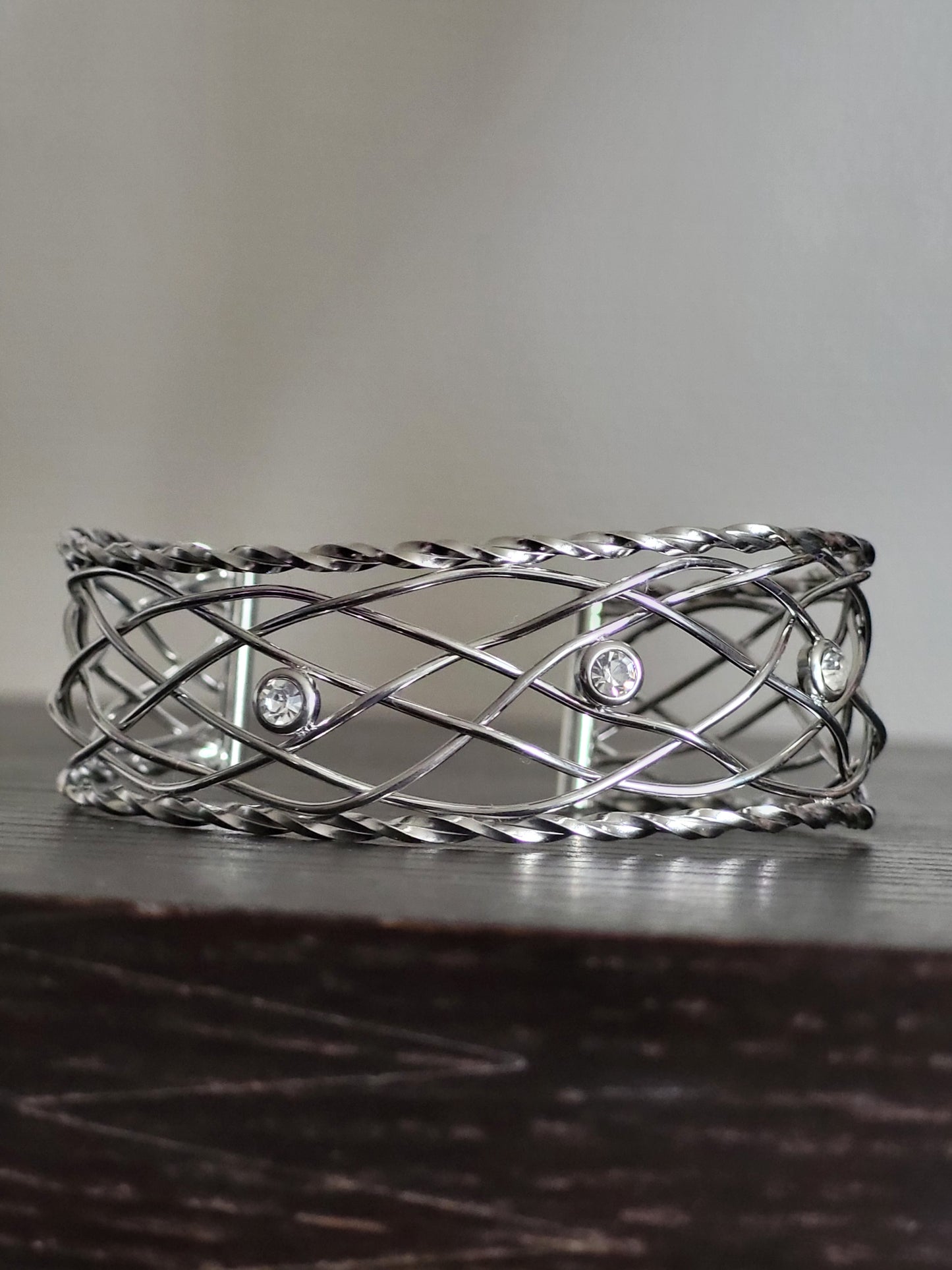 Bangle bracelet