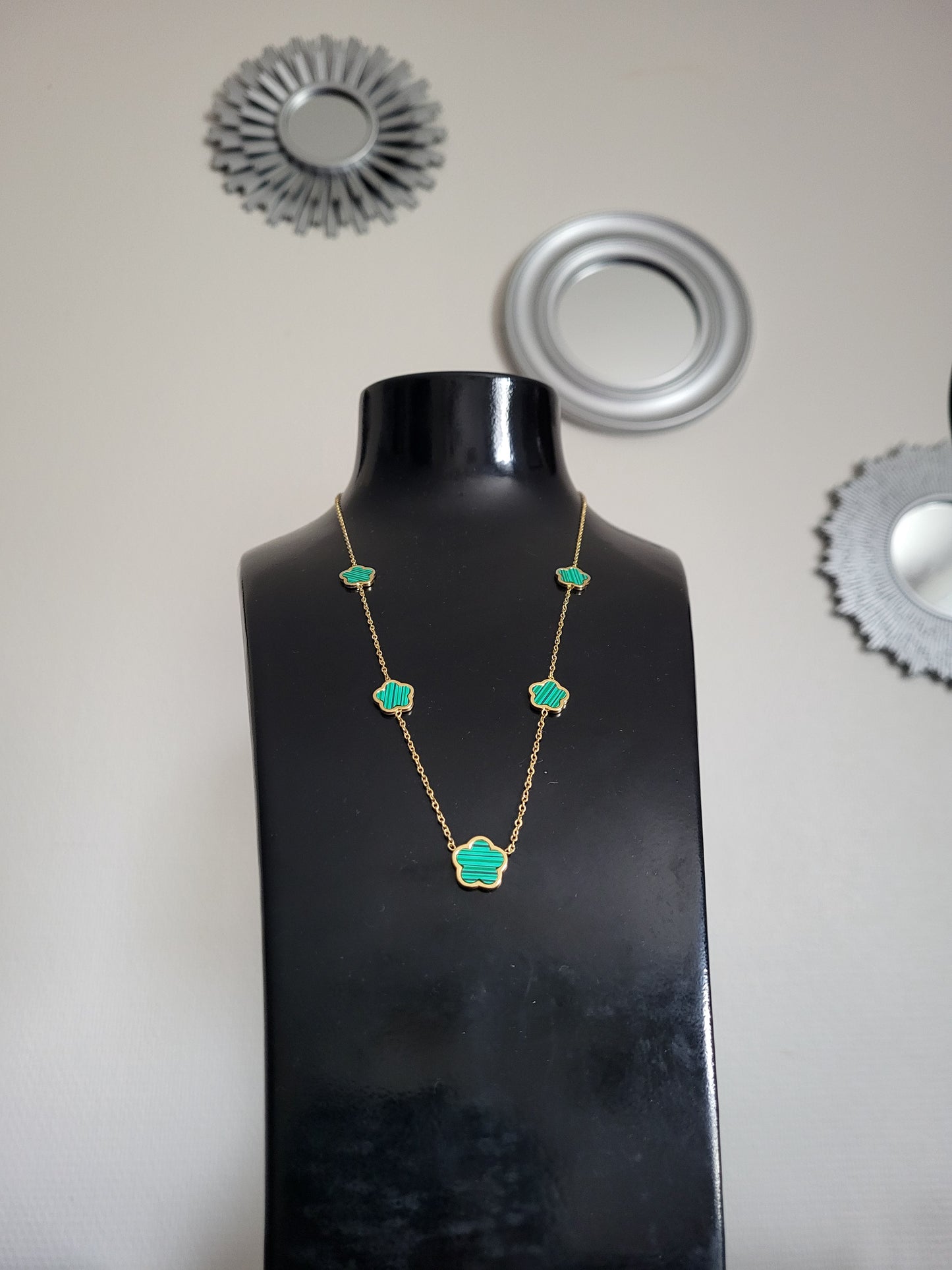 Collar de la suerte verde