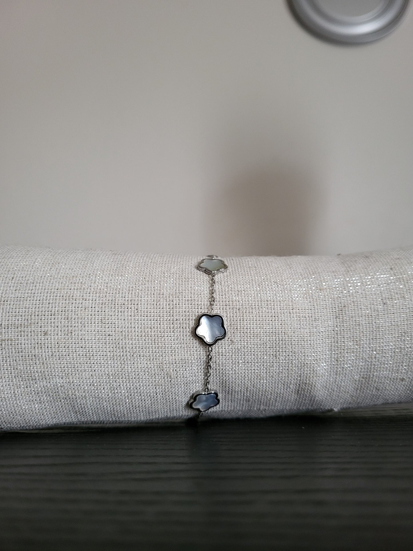 Pearly lucky bracelet