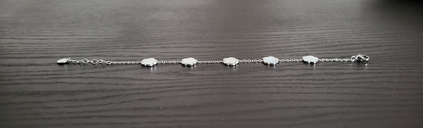 Pearly lucky bracelet