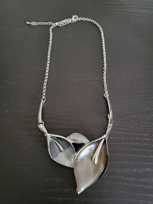 Collier feuilles