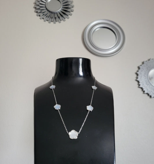 Pearly lucky necklace